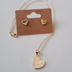 Pretty Bird Gold Heart Necklace and Earring Set